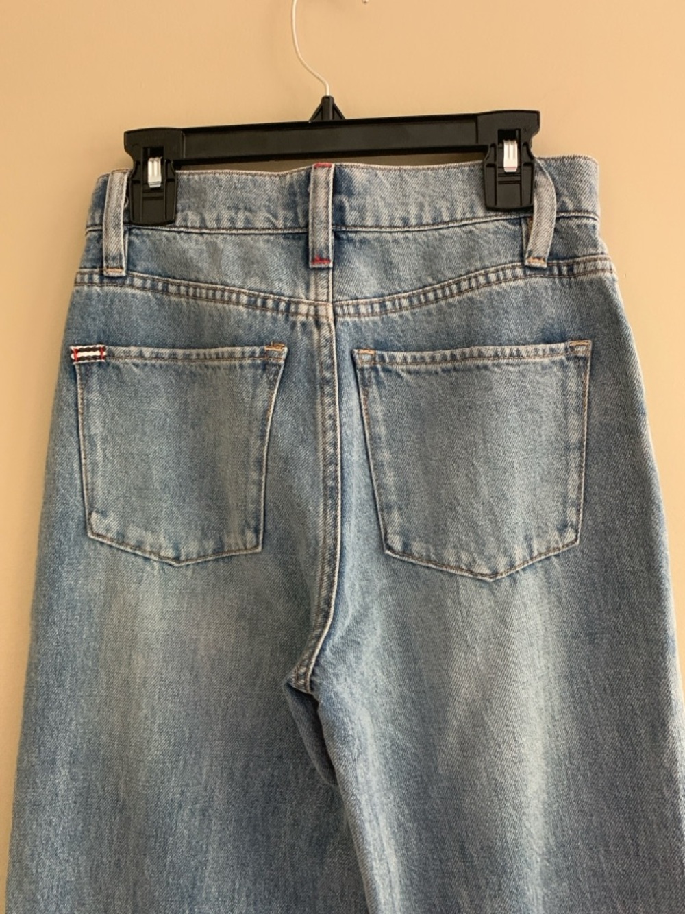 ALICE +OLIVIA Weezy High Rise Jean in Sadie Light Vintage Blue wash - Size 24 - Picture 6 of 11